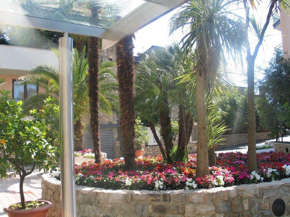 Hotel Garda Bellevue Limone sul Garda Εξωτερικό φωτογραφία