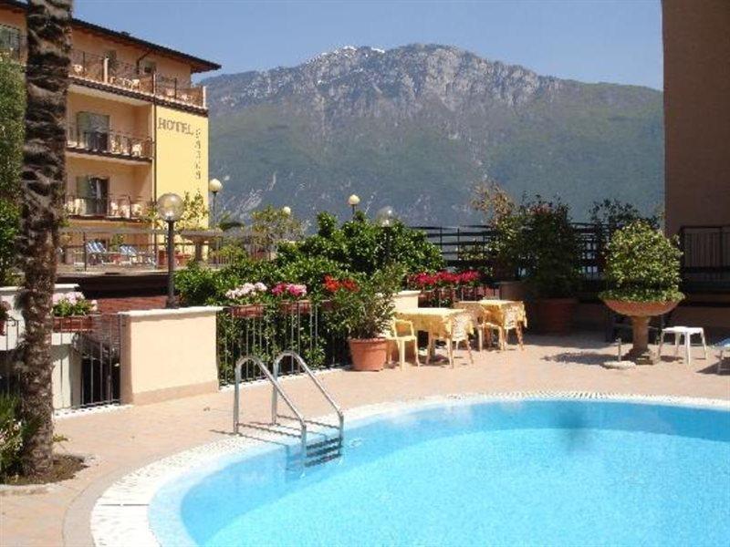 Hotel Garda Bellevue Limone sul Garda Εξωτερικό φωτογραφία